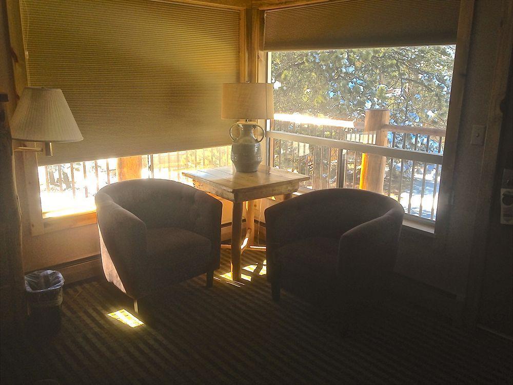 Table Mountain Inn Golden Esterno foto