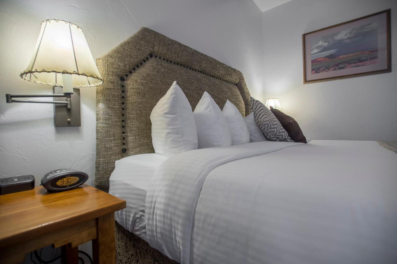 Table Mountain Inn Golden Esterno foto